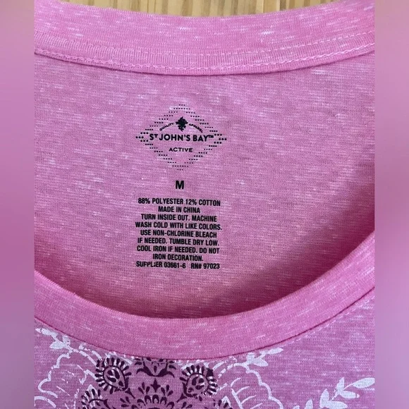 St. John’s Bay Pink and Purple flowered print short sleeve shirt Size‎ Medium - Picture 5 of 5
